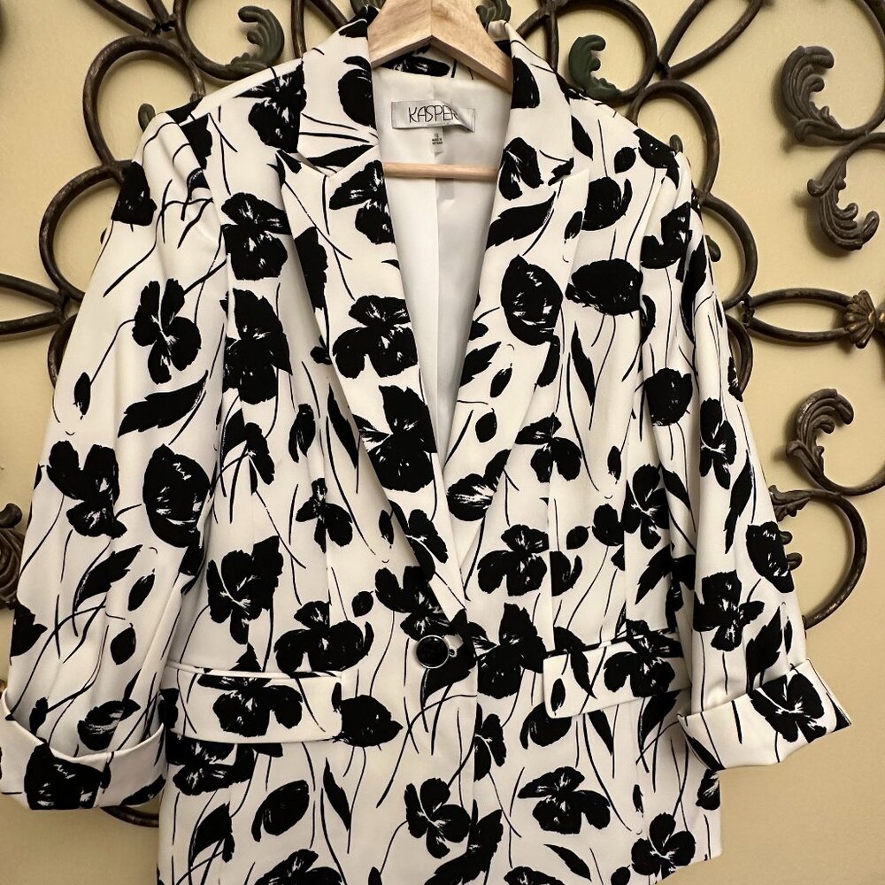 Kasper Size 10 Stretch Poly White Black Floral Print Single Button Blazer